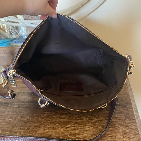 Lioxb color Coach Purse, barely used - Picture 4 of 5